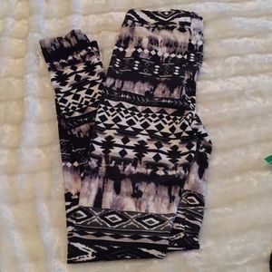 Tribal patterned leggings